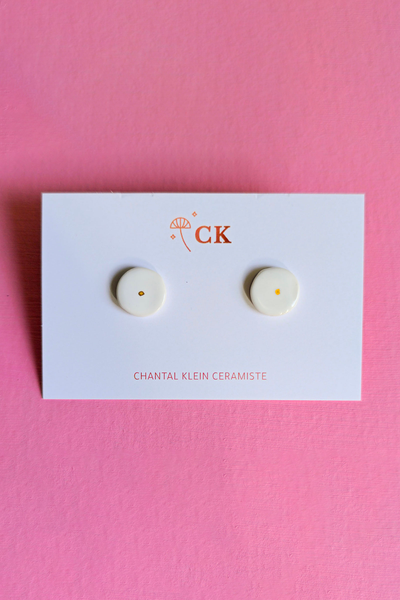 blanc-or-boucle-oreille-puce-chakra-confiance