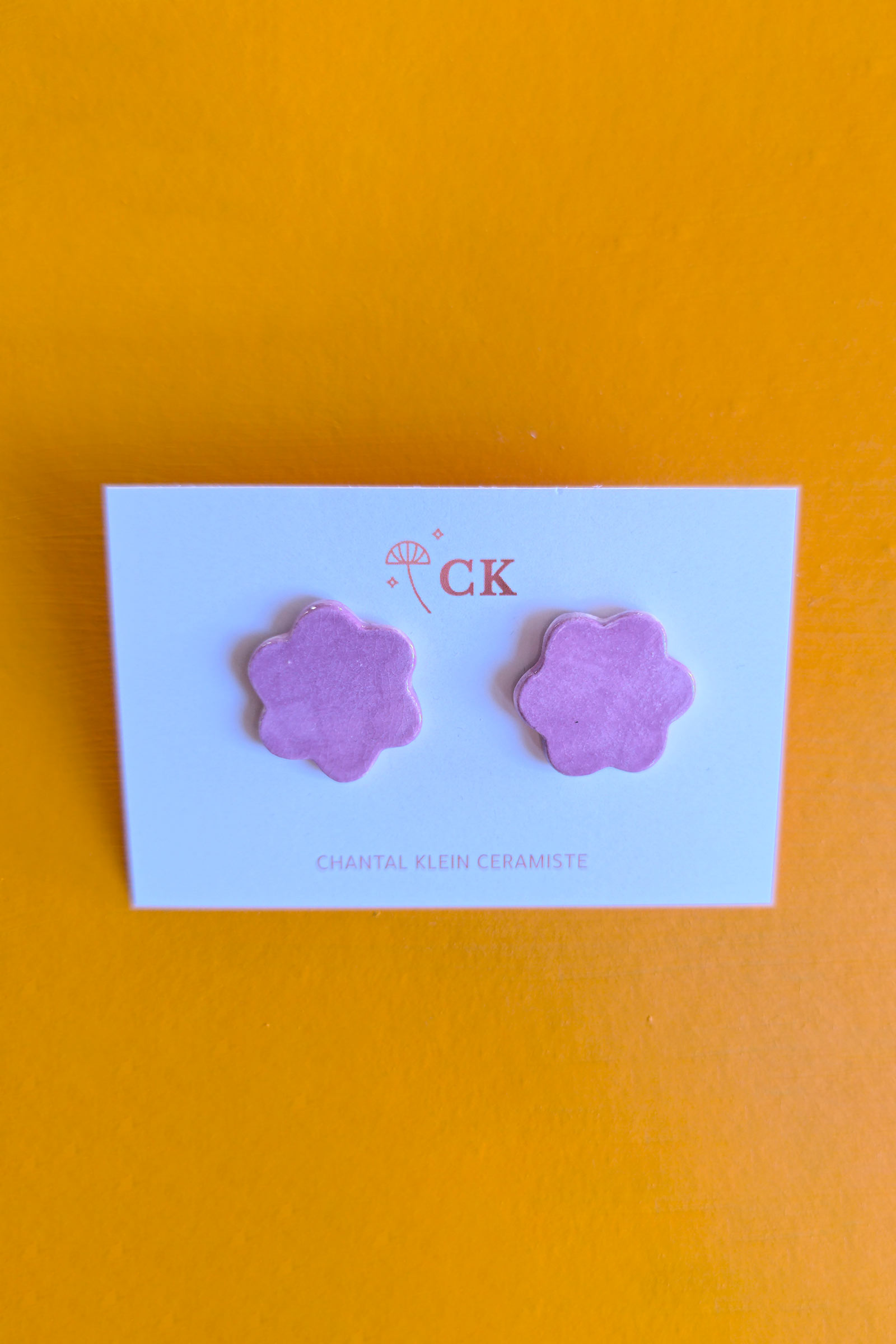 boucle-oreille-fleurs-miniature-chantal-klein-violet